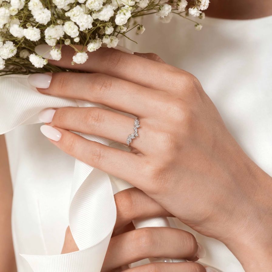 V-shaped Leaf Diamond Stackable Wedding Ring V-shaped Leaf Diamond Stackable Wedding Ring