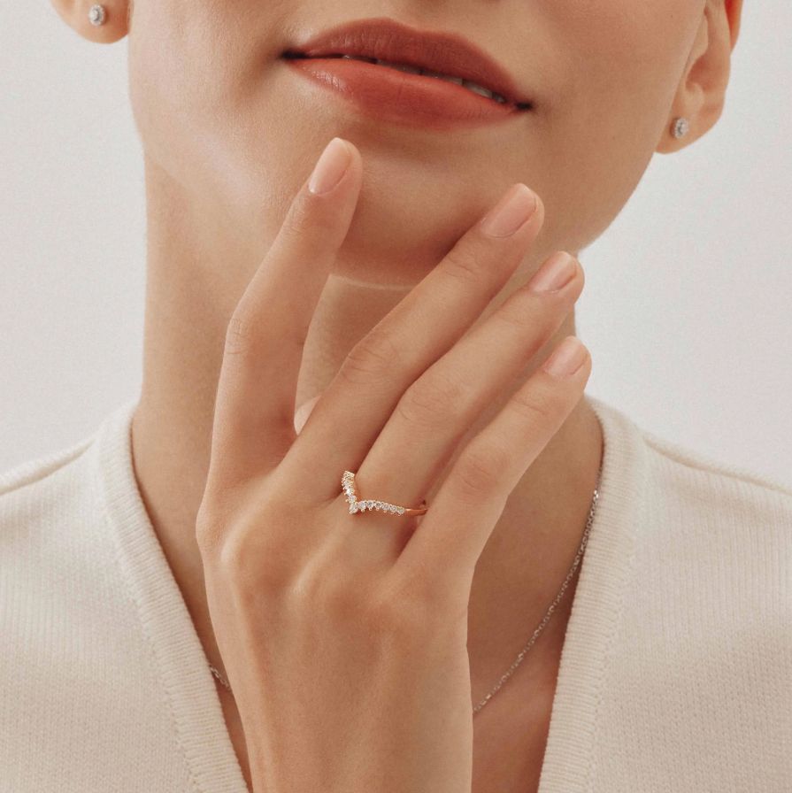 Elegant V-Shaped Wedding Band Elegant V-Shaped Wedding Band
