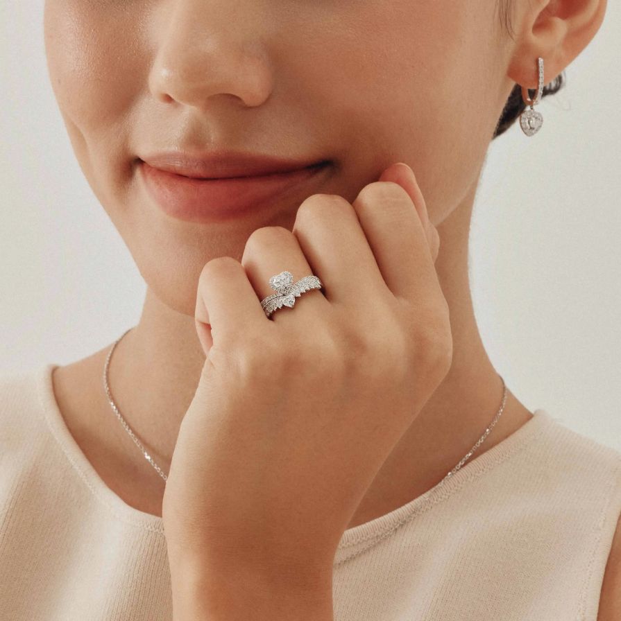 Chevron Heart Shaped Pavé Wedding Rings Chevron Heart Shaped Pavé Wedding Rings