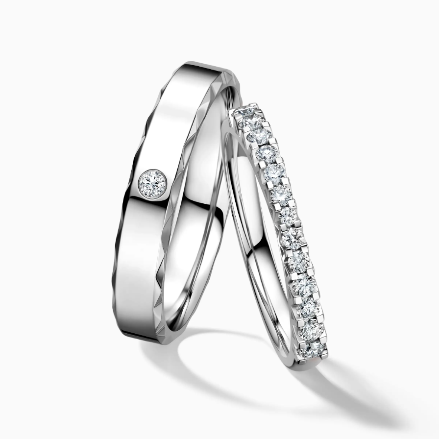Diamond Pavé Wedding Rings Diamond Pavé Wedding Rings