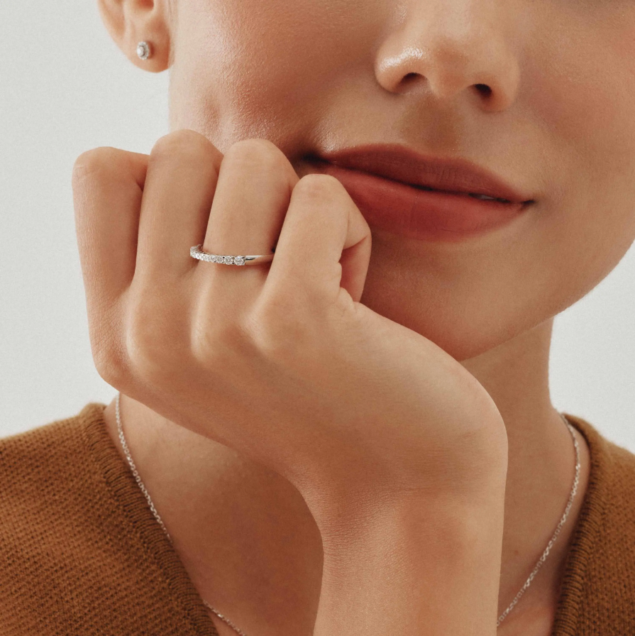 Diamond Pavé Wedding Rings Diamond Pavé Wedding Rings
