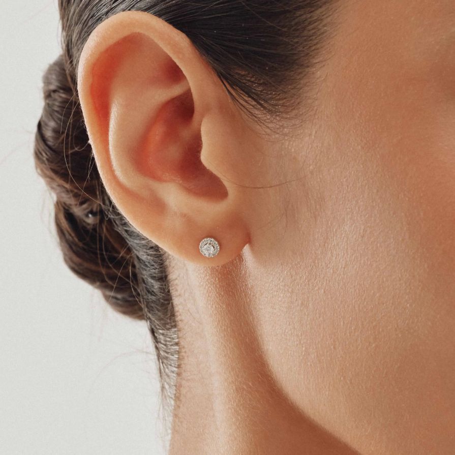 Round Halo Diamond Platinum Studs Round Halo Diamond Platinum Studs