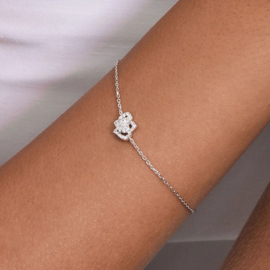 Refined Flora Heart Outline Bracelet Refined Flora Heart Outline Bracelet